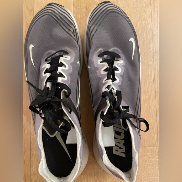 Men’s Nike running shoes - Picture 3 of 7